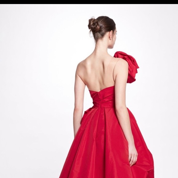 Beautiful marchesa red organza rose dress - Picture 2 of 4